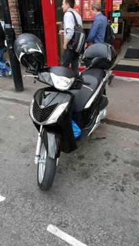 Honda sh 125 very good condition very clean new tyres with 1 year mot