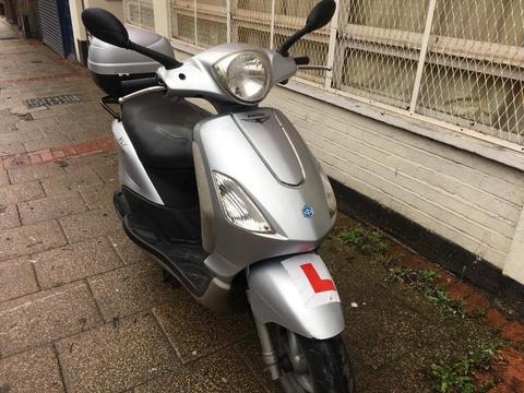 PIAGGIO FLY 125cc not vespa 2009 hpi clear excellent commuting good for delivery!!