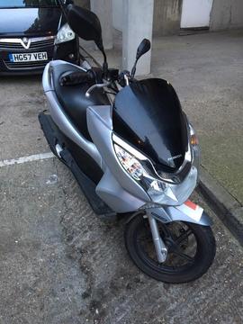 pcx 2014 registered, LOW MILEAGE 125cc WITH MOT