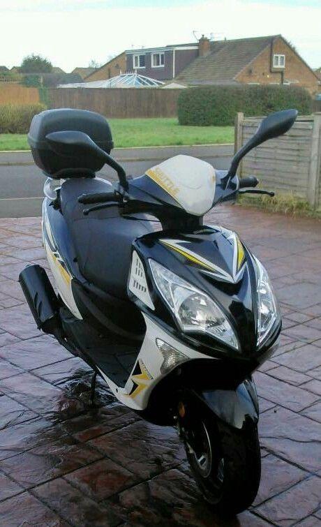 Sinnis Shuttle 125 Scooter