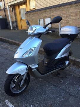 2008 PIAGGIO FLY 125cc - SILVER - SCOOTER - MOPED - GOOD CONDITION £799