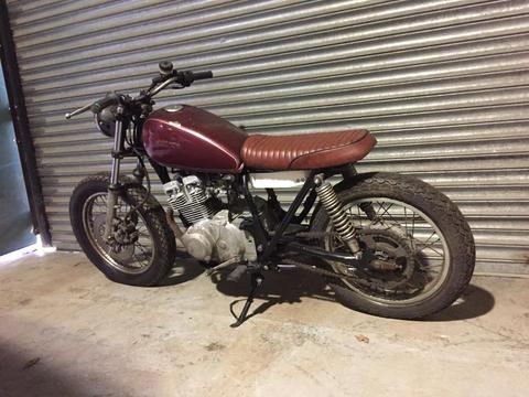 Suzuki gs250 cafe racer / flat tracker project