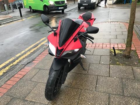 YAMAHA YZFR 125cc red 2014 only 11k miles excellent condition