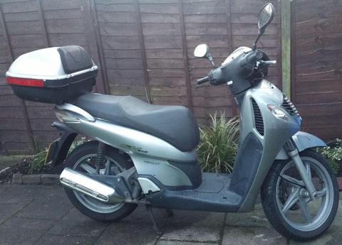 Honda SH125 2006 25k miles with top box, history spare keys and recent tyres not PCX SES PS PES or @