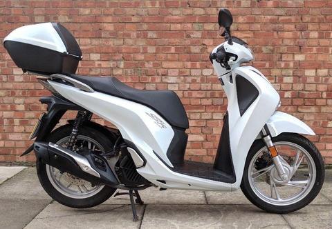 Honda SH125, As new, only 850 miles! (17REG)