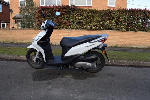 Honda Vision NSC 50cc Very LoW Milage Great condition well looked after (Not pcx forza xmax yamaha)