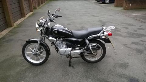 Yamaha YBR125 Custom ONE YEAR OLD BARELY USED 480 MILES £2000