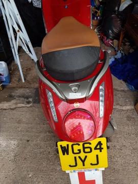 Low mileage 125cc scooter *Bargain*