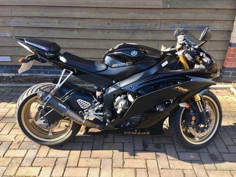 Yamaha r6 in Black And Gold