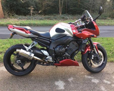 Yamaha fz1 red 2012 great condition