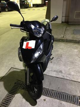 (SOLD PENDING COLLECTION) Honda vision 2014 108cc moped/scooter selling with all paperwork V5 ect