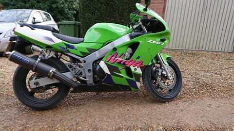 Kawasaki zx6r 1997 model