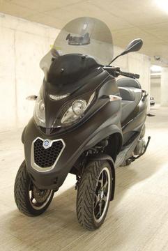 Piaggio MP3 500 Sport Brand New Condition 2500 miles (Motorcycle, Moped, Scooter)