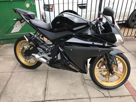 Yamaha yzf 125 R 2010 immaculate