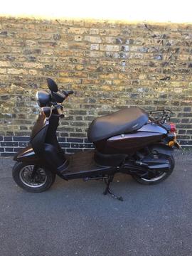 Sinnis 50cc scooter 2013 £449