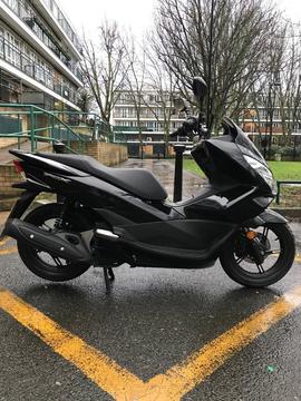 Honda pcx 125 IMMACULATE, 1 FORMER KEEPER, VERY LOW MILEAGE (not ps pes sh n max