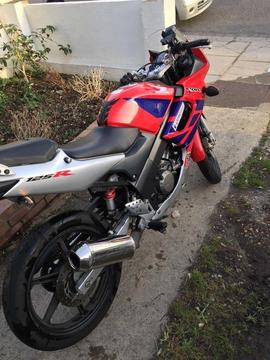 Hi Im selling My Honda cbr 125r 2005Year