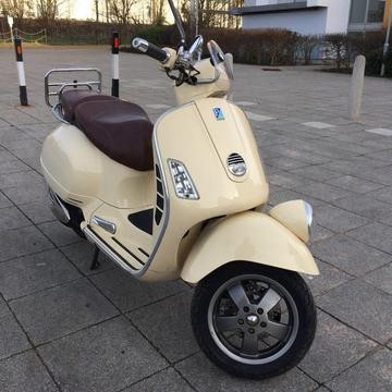 ((2008 Vespa Gtv 125cc Cream Scooter £1649))