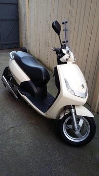 peugeot 125cc scooter, good condition spare, repair