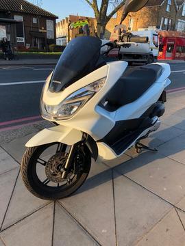 Honda pcx125 matt white 2016