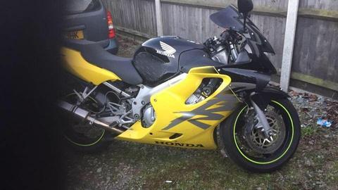 Honda CBR 600f in yellow, reliable, clean