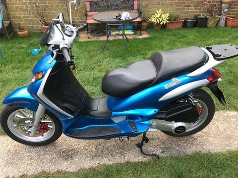 Piaggio Beverly 125 scooter moped