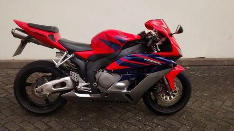 CBR 1000RR Fireblade 2005, VGC, PSH, Low miles. LOWEST PRICE DEVON/CORNWALL, GSXR, R1, ZX10,DAYTONA