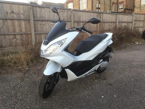 Honda ww 125 PCX 2015 New MOT 3600miles