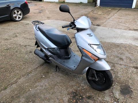 Honda lead 125cc moped scooter vespa piaggio yamaha gilera peugeot