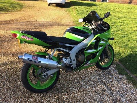 Kawasaki zx6r J2 2001 low mileage