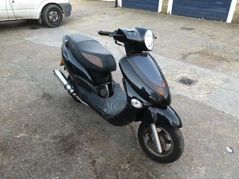 50cc moped scooter vespa honda piaggio yamaha gilera peugeot