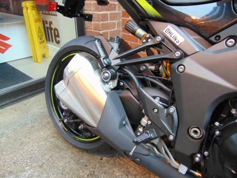 2017 (67) KAWASAKI Z1000 R NAKED - SAVE OVER 1500 ON MRRP