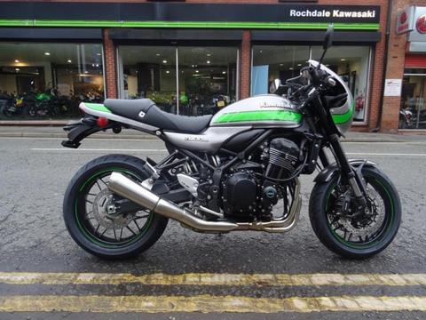 NEW 2109 KAWASAKI Z900RS CAFE IN STUNNING GREY WITH STUNNING GREEN STRIPES