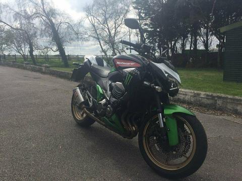 Kawasaki Z800 (very low miles)