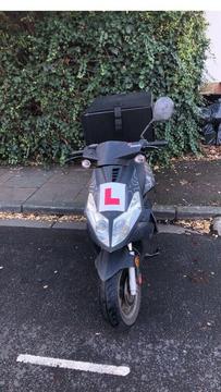 Generic xor 125cc moped scooter