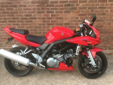 Suzuki SV 1000 s V twin sports 2006 0nly 3500 miles one owner