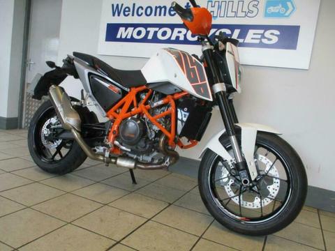 KTM 690 DUKE ABS LOW MILES TRADE SALE FEW MARKS HPI CLEAR 2015-64
