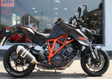 2015 KTM 1290 SUPER DUKE R at Teasdale Motorcycles, Yorkshire