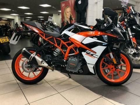 KTM RC390 cracking sportsbike for A2 license holders