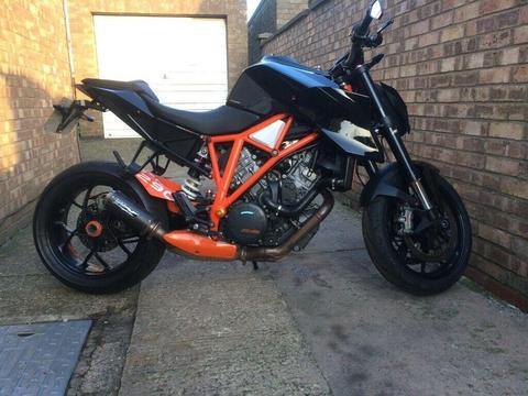 KTM 1290 SUPERDUKE R 14