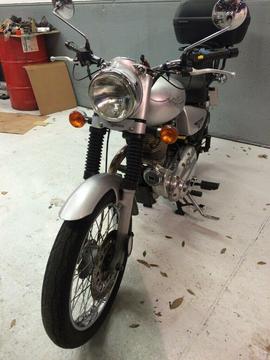 VERY NICE ROYAL ENFIELD EFI. FEW VERY CLEVER MODS BEFORE MY TIME NO KNOWN FAULTS LOW MILAGE