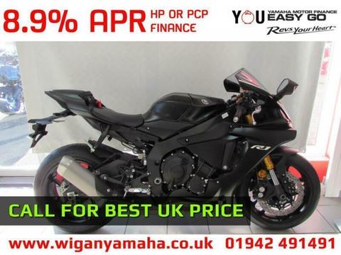 YAMAHA YZF-R1 IN TECH BLACK OR YAMAHA BLUE. CALL FOR BEST UK PRICE