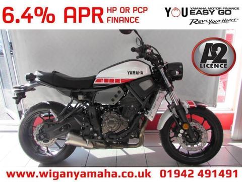 YAMAHA XSR700 35kW A2, 50th ANNIVERSARY WHITE AND RED SPEED BLOCKS