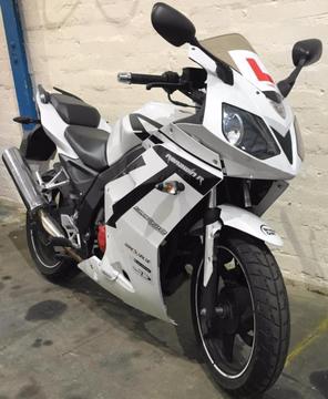 2013 63 DAELIM VJF 125 ROADSPORT ROADWIN R WHITE LEARNER LEGAL PROJECT/TRADESALE