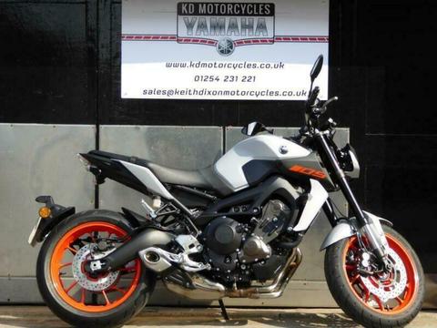 2019 68 REG YAMAHA MT 09 ICE FLUO IMMACULATE ONE OWNER LOW MILES SAVE ON RRP