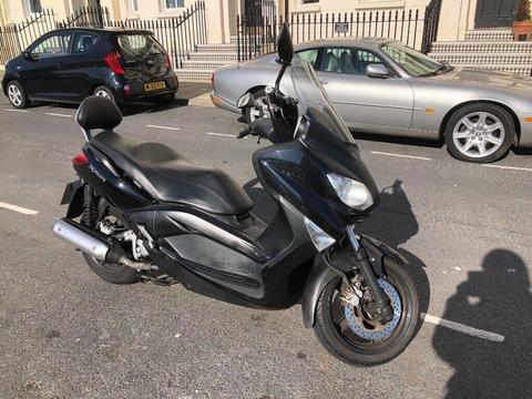 Yamaha Xmax 250 Black only used on sunny days as a fun bike